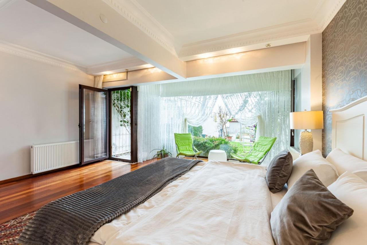 Flat Near Bosphorus Coast With View In Uskudar *