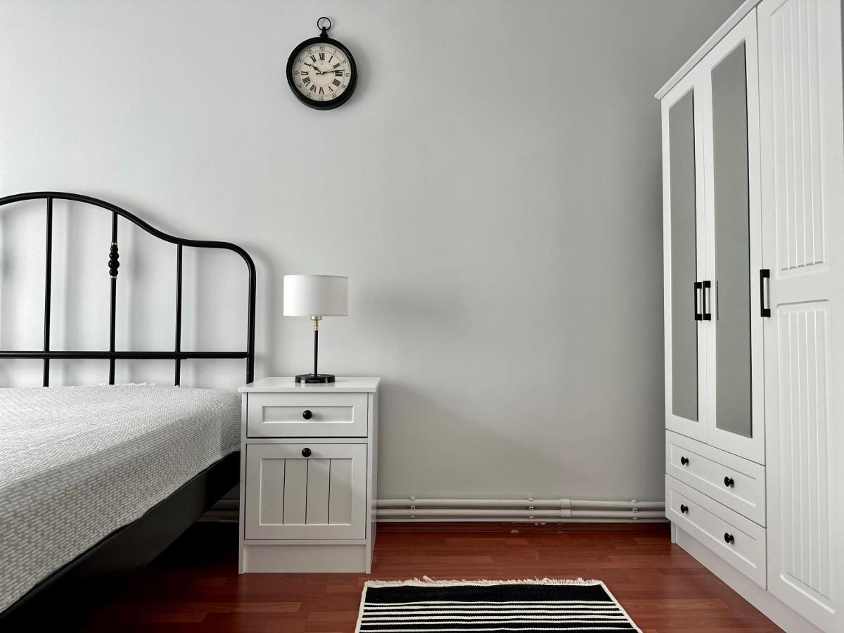 Merkezi Konumda Klimali Aile Dostu Daire Apartment