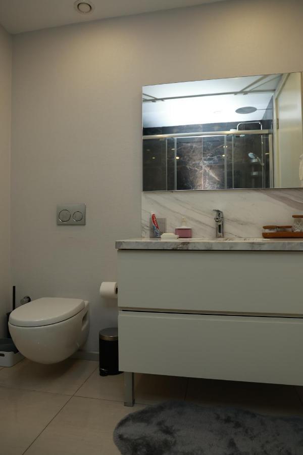 Lovely Two Bedroom *