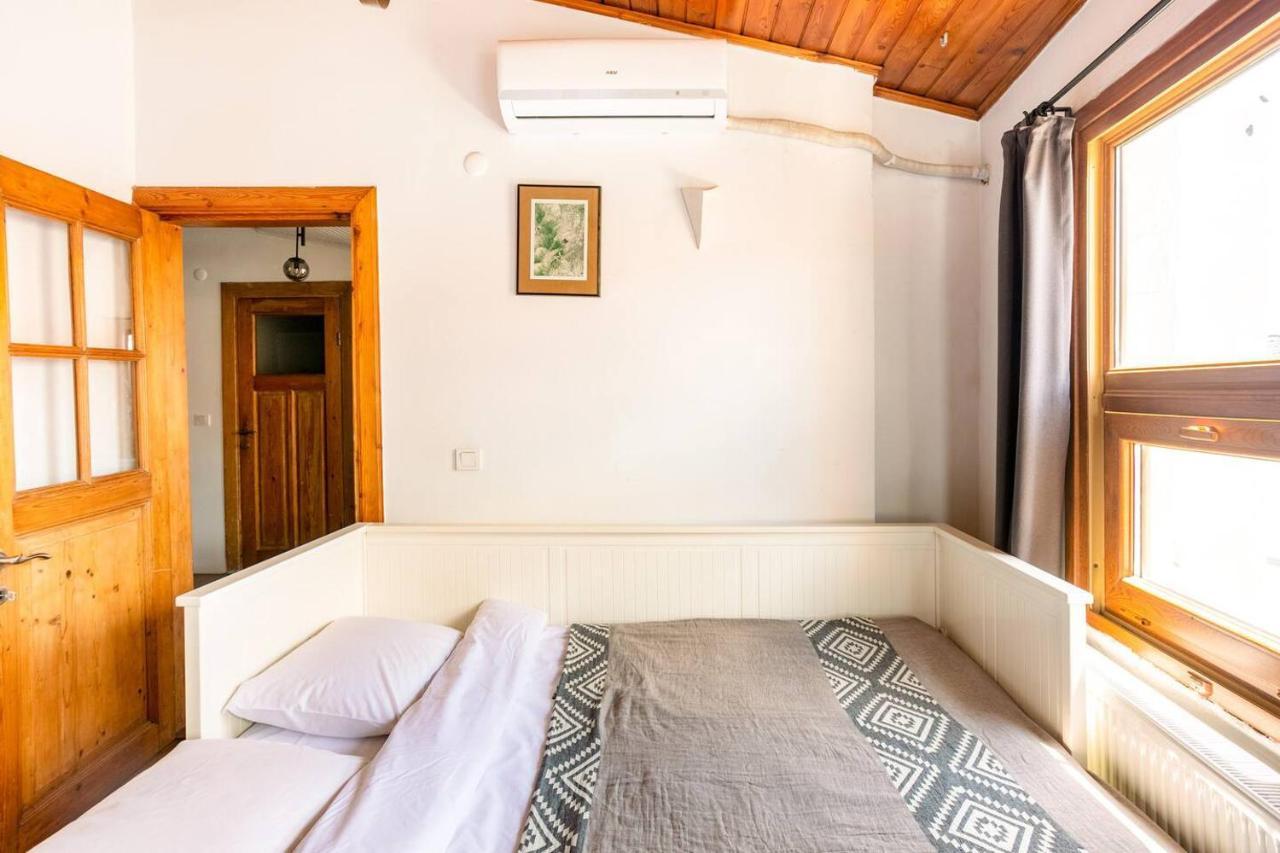 Cosy Roof Flat On 5th Floor With Bosphorus View Istanbul