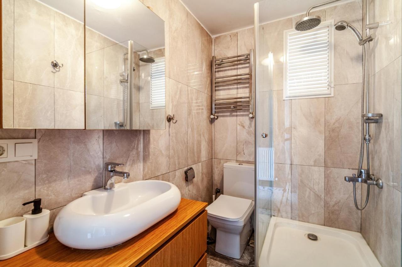 Spacious Oasis In Beyoglu Steps From Galataport