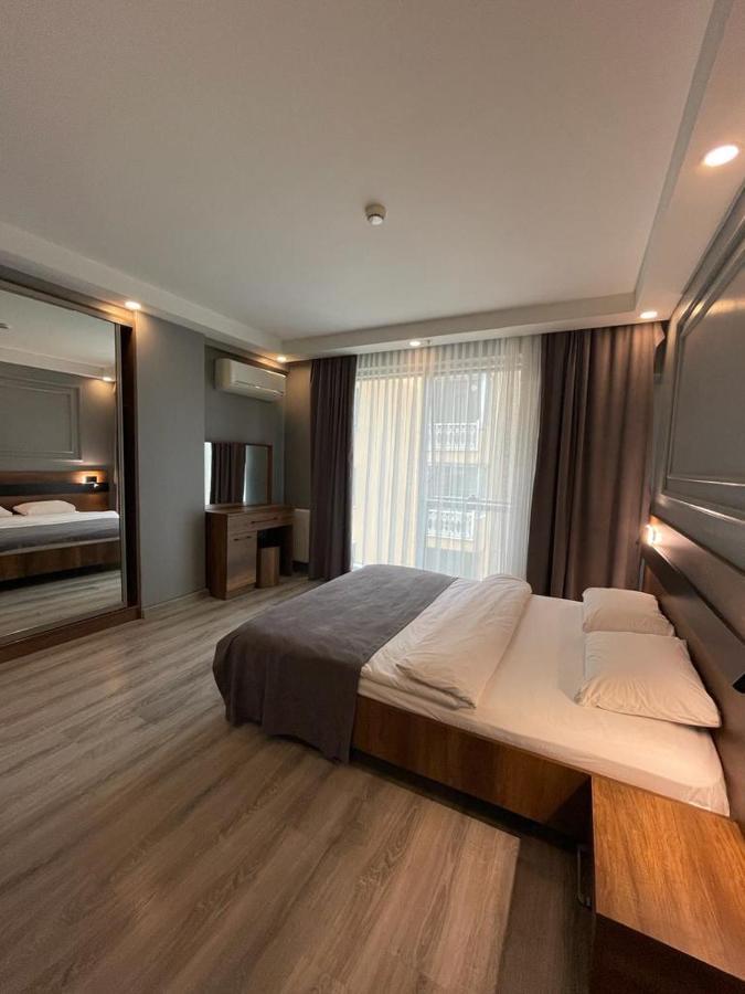 On4 & Hotel