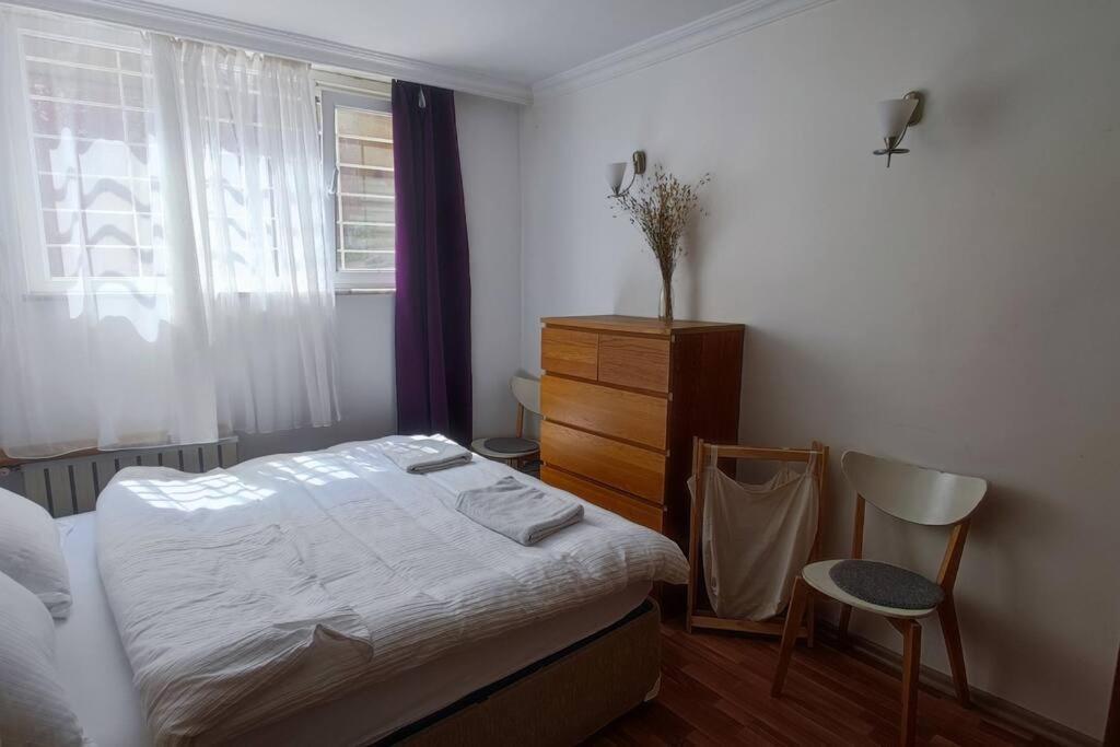 1+1 Flat In Cihangir With Cozy Backyard Apartment *