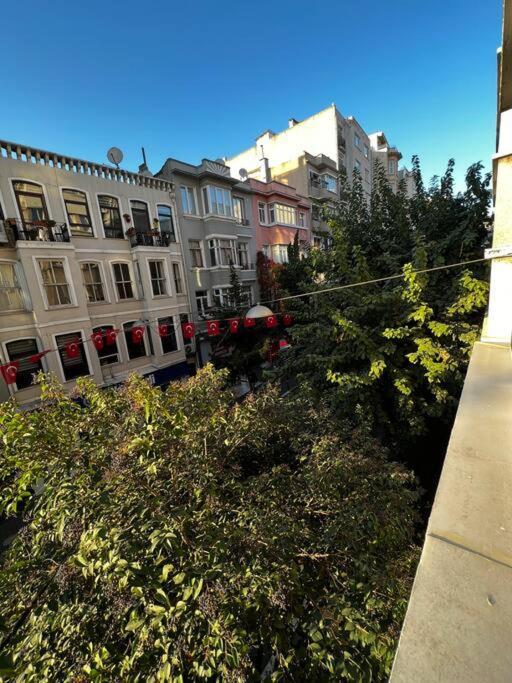 Of Cihangir Cozy Location,2 Bedrooms And An Elevator Istanbul