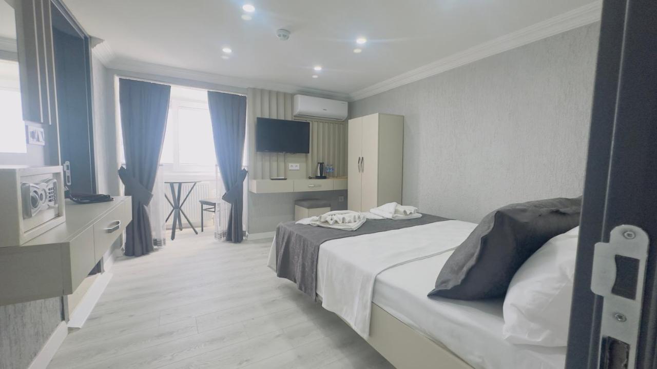 Otel La Old