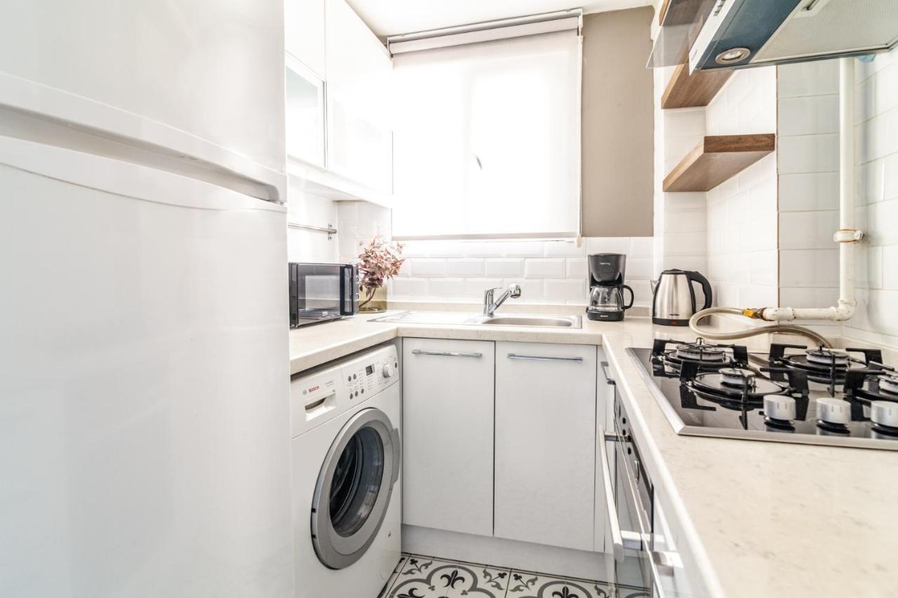 Spacious Oasis In Beyoglu Steps From Galataport Apartment