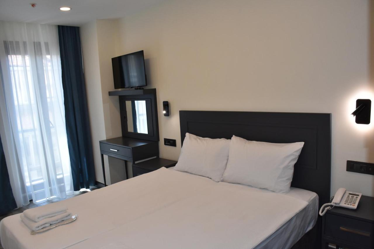 Hotel Shishly Palace 3*