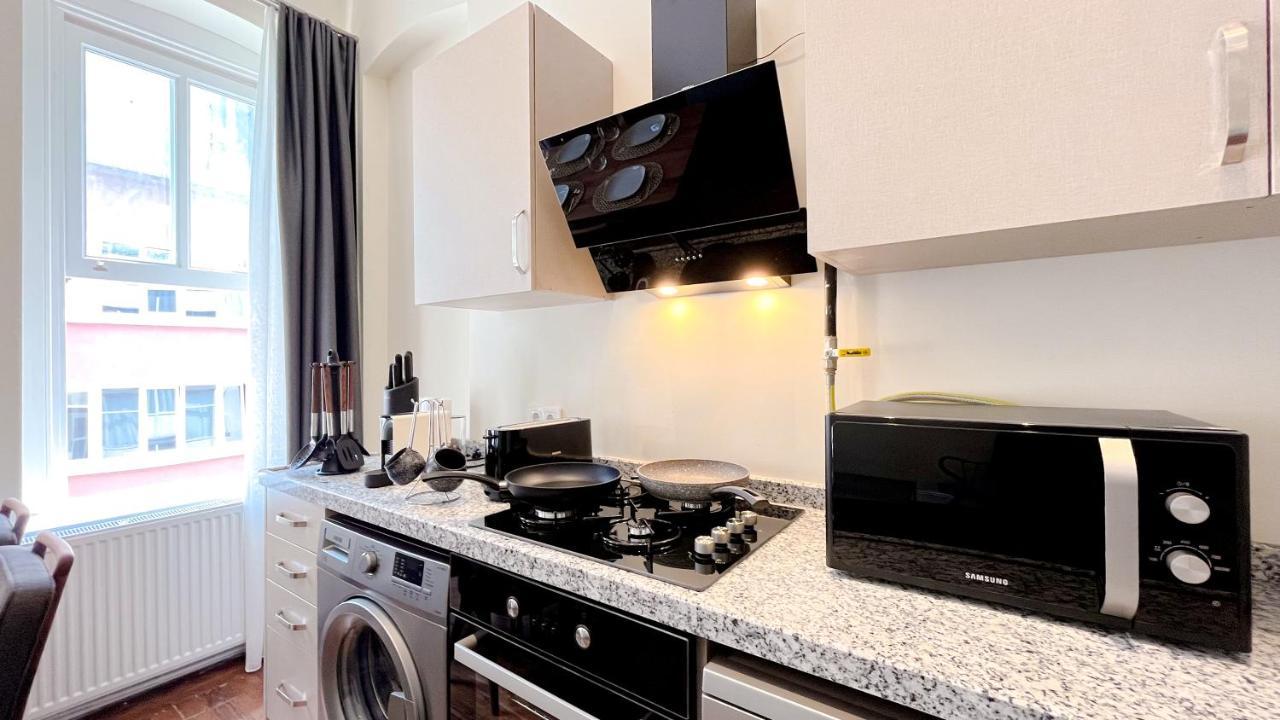 Apartment Homie - Historical In The Center Of Besiktas Istanbul
