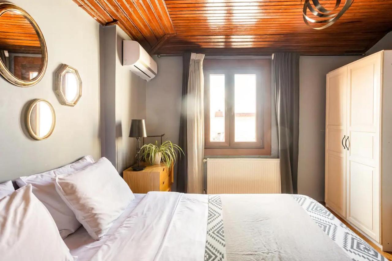 Cosy Roof Flat On 5th Floor With Bosphorus View * Istanbul