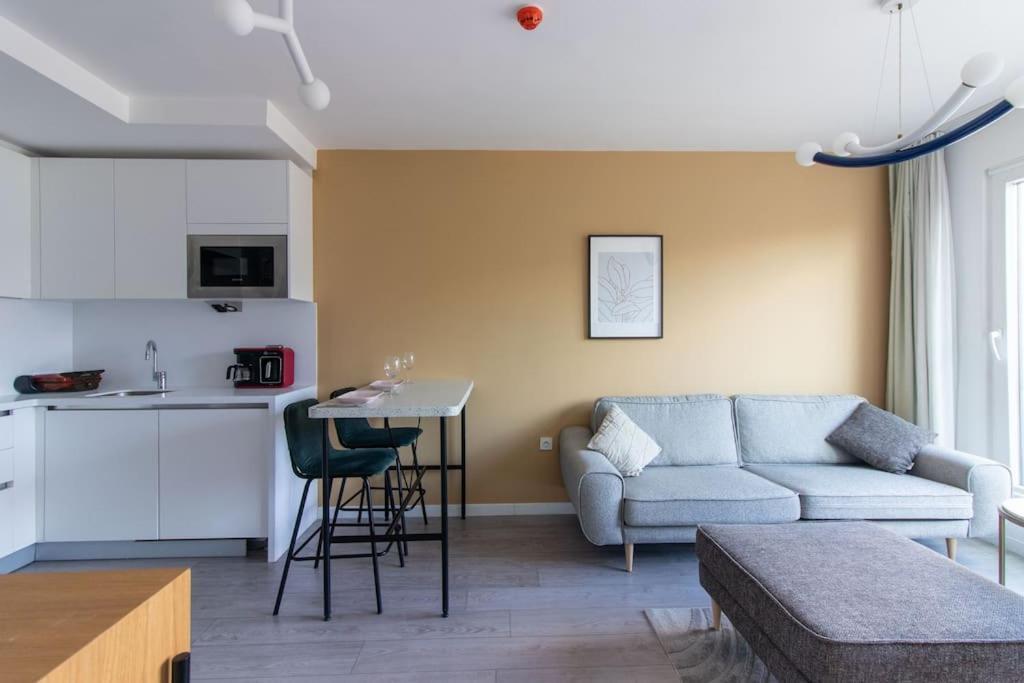 Cozy & Convenient 1br W/ Free Parking #180 Istanbul