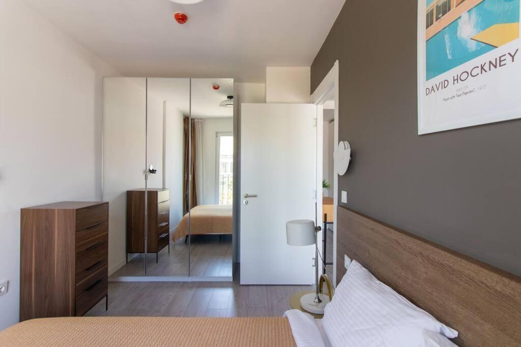 Cozy & Convenient 1br W/ Free Parking #180 Apartment