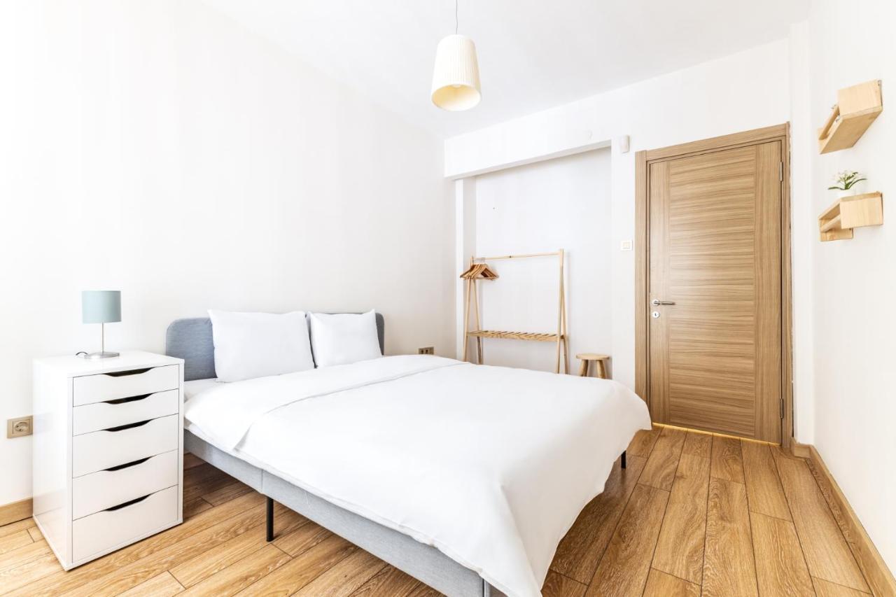 Flat W Balcony 1 Min To Bagdat Avenue In Kadikoy *