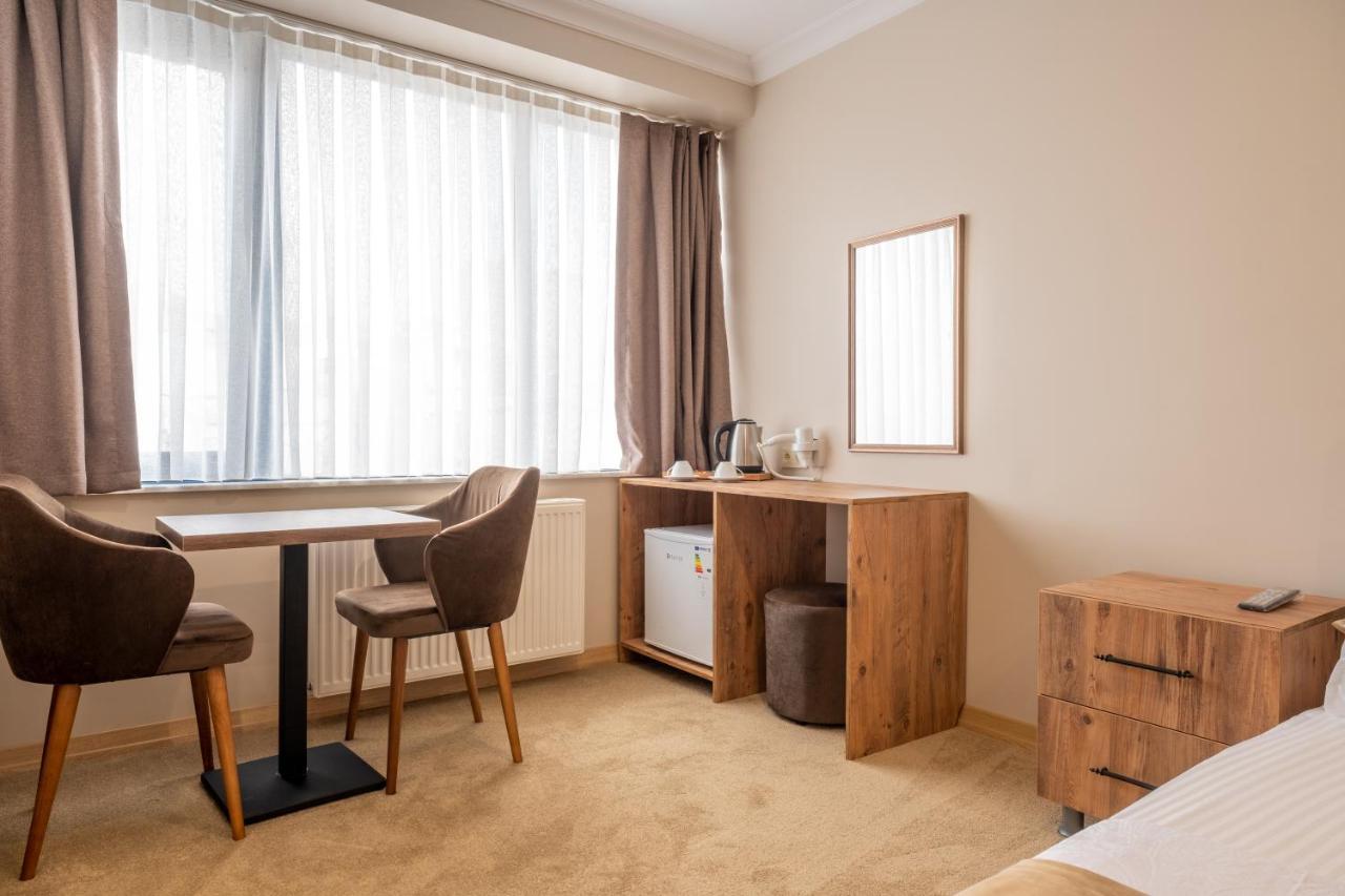 The New Hotel *
