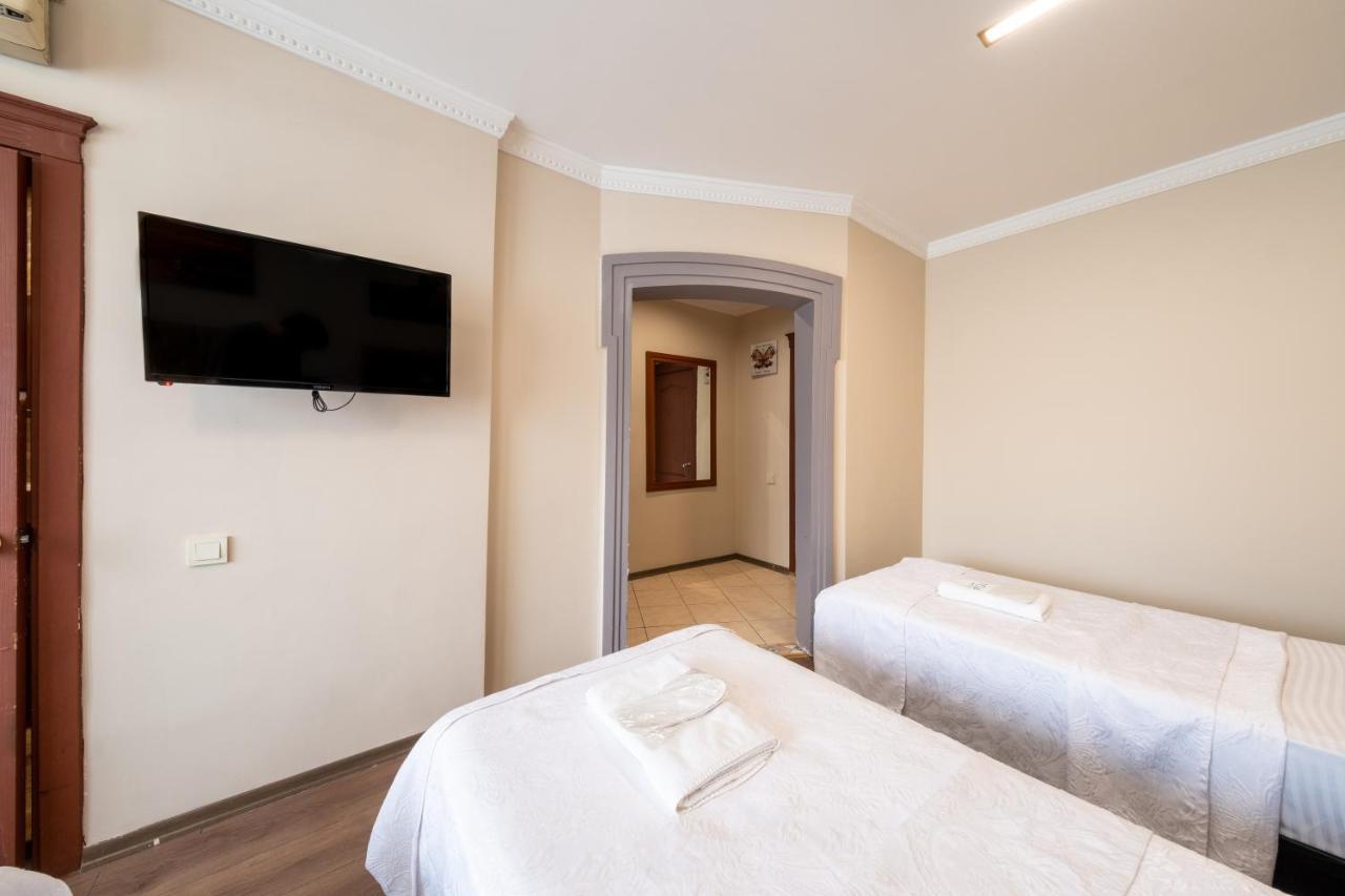 The New Hotel *