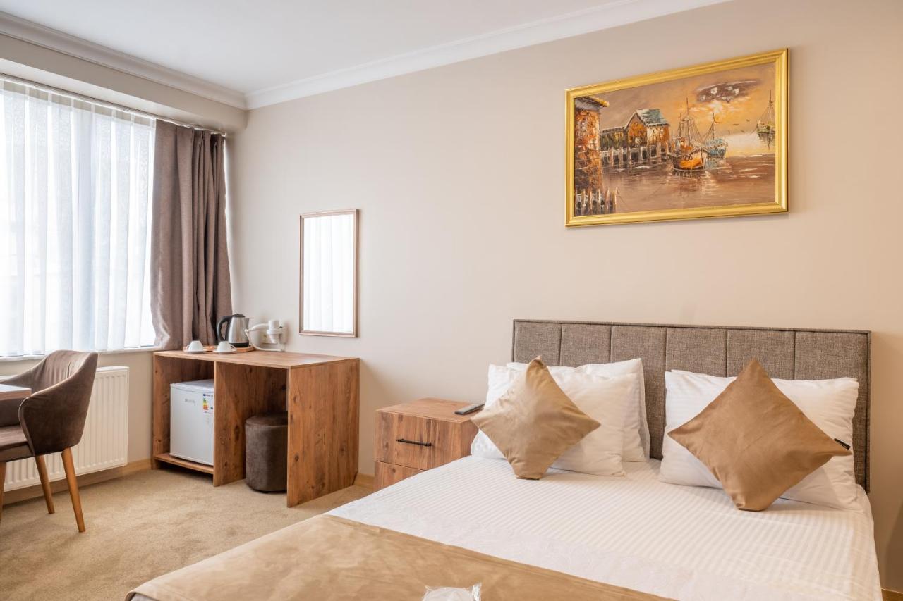The New Hotel *