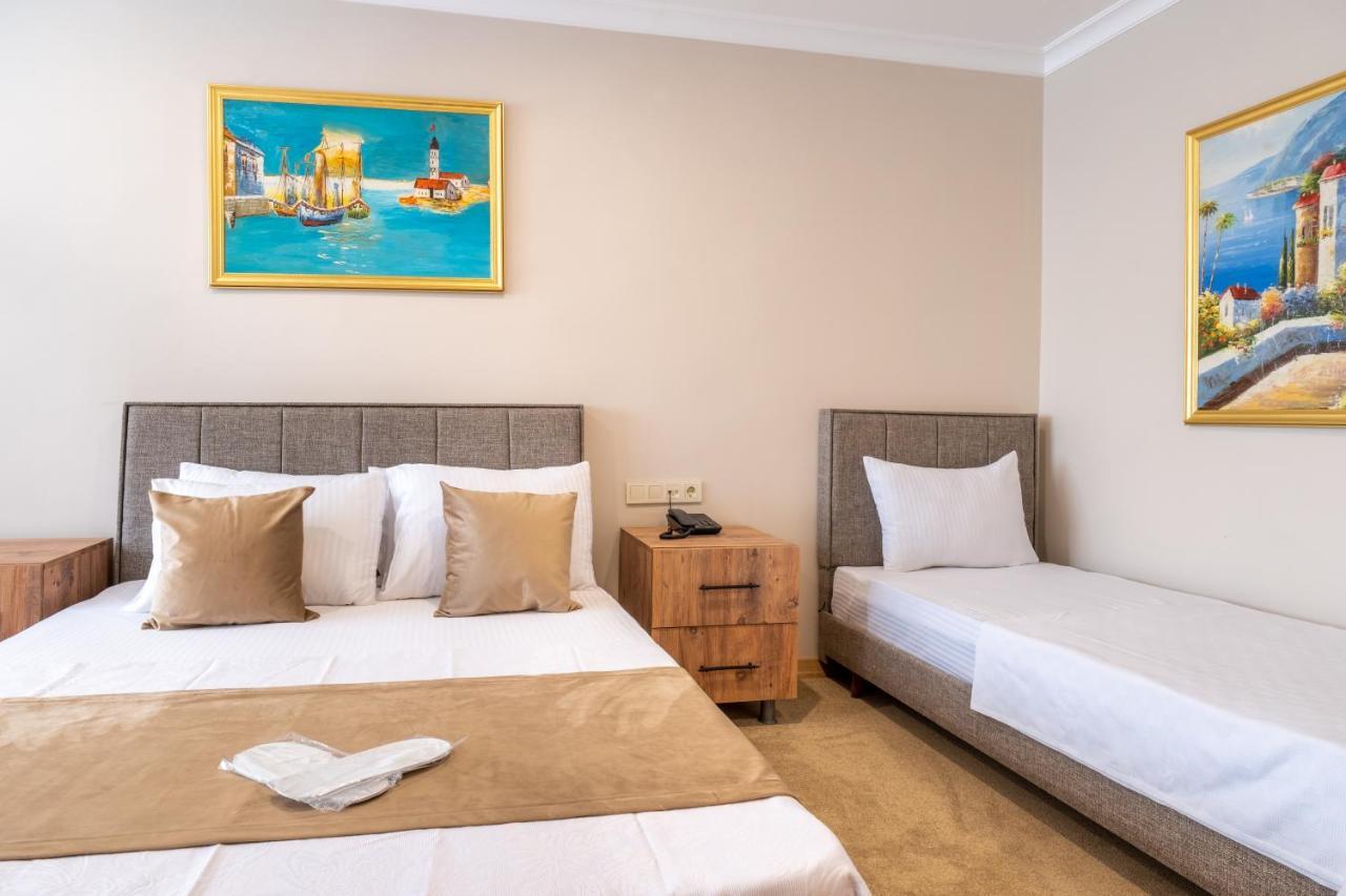 The New Hotel *
