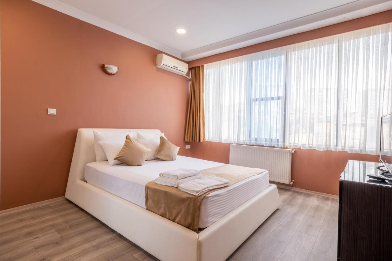 The New Hotel *