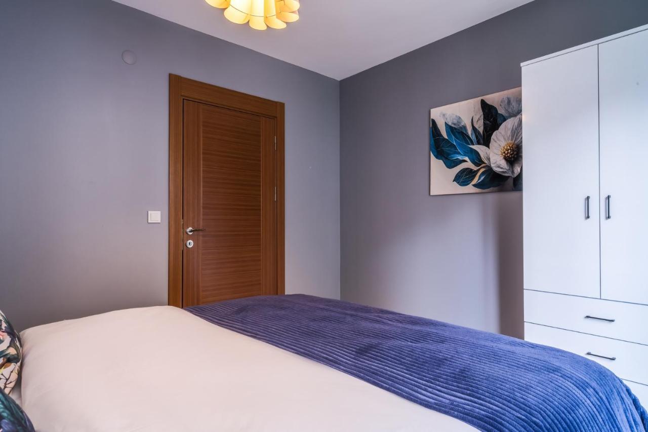 Flat 10 Min To Vadistanbul Mall And Ataturk Forest * Istanbul