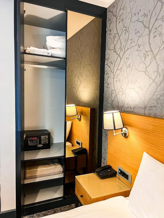 Triada Karakoey Istanbul