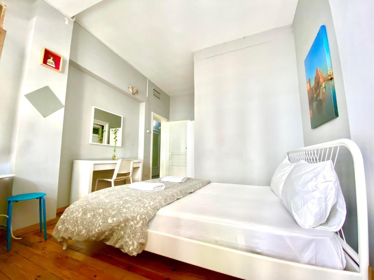 Windrose Hostel *
