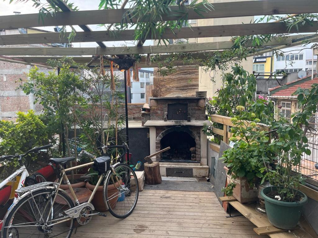 Kadikoy Terrace Bbq Close 2 Block Ferry Bull Metro Nighlife *