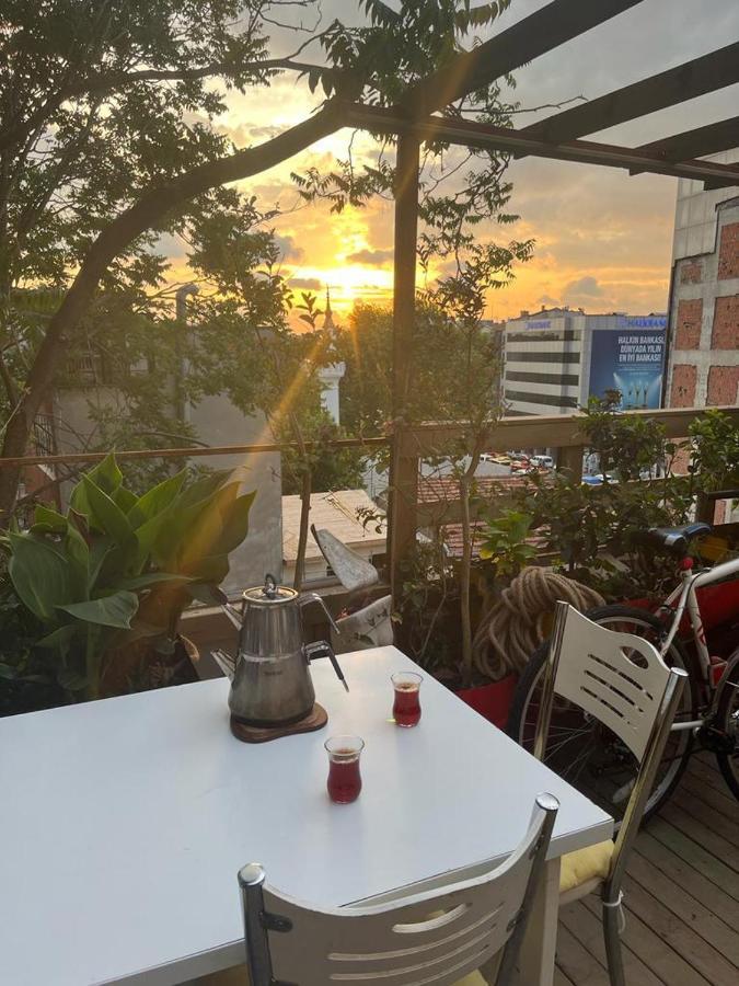 Kadikoy Terrace Bbq Close 2 Block Ferry Bull Metro Nighlife