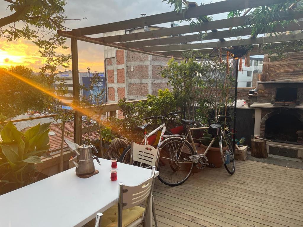 Apartment Kadikoy Terrace Bbq Close 2 Block Ferry Bull Metro Nighlife Istanbul