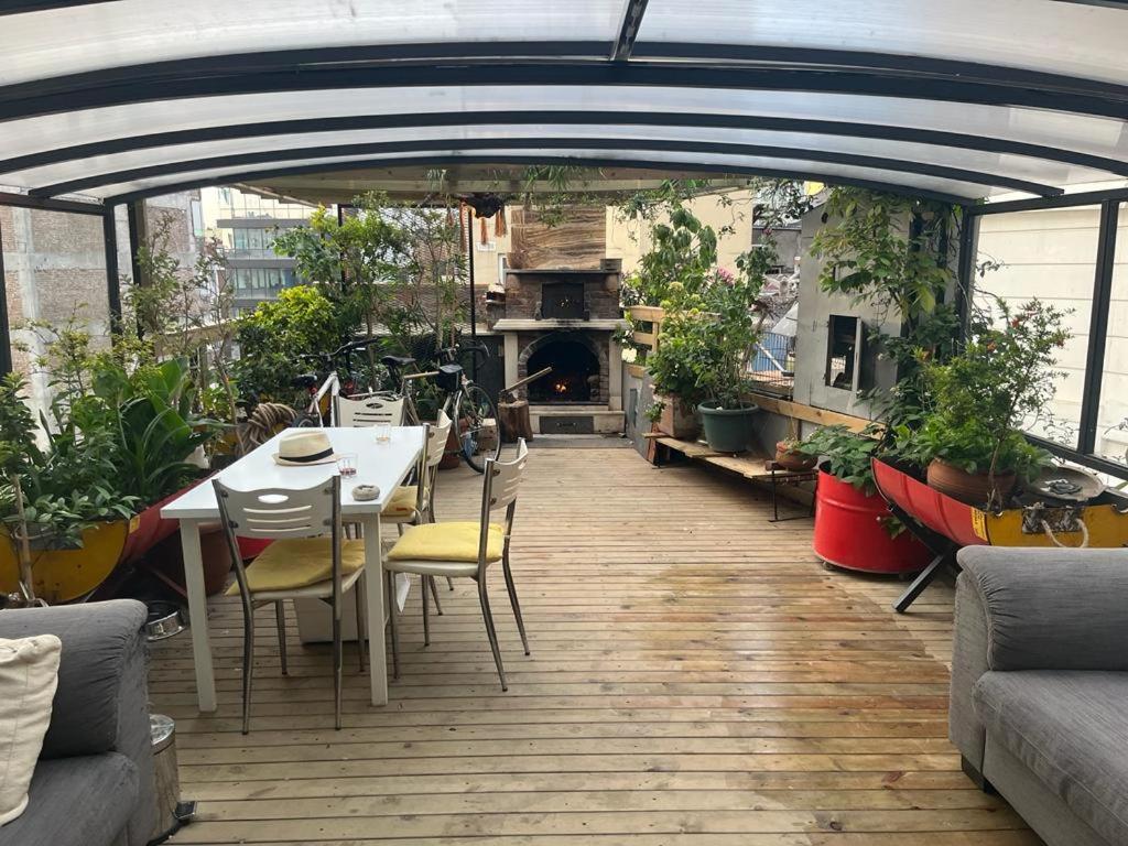 Kadikoy Terrace Bbq Close 2 Block Ferry Bull Metro Nighlife Apartment *