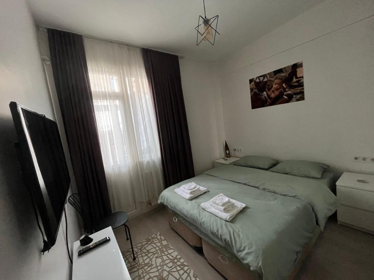 Centrally Located, 2+1 House In Taksim, Cihangir Apartamento