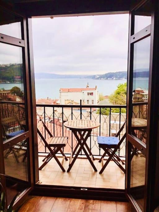 Historic Wooden House With Bosphorus View Apartment