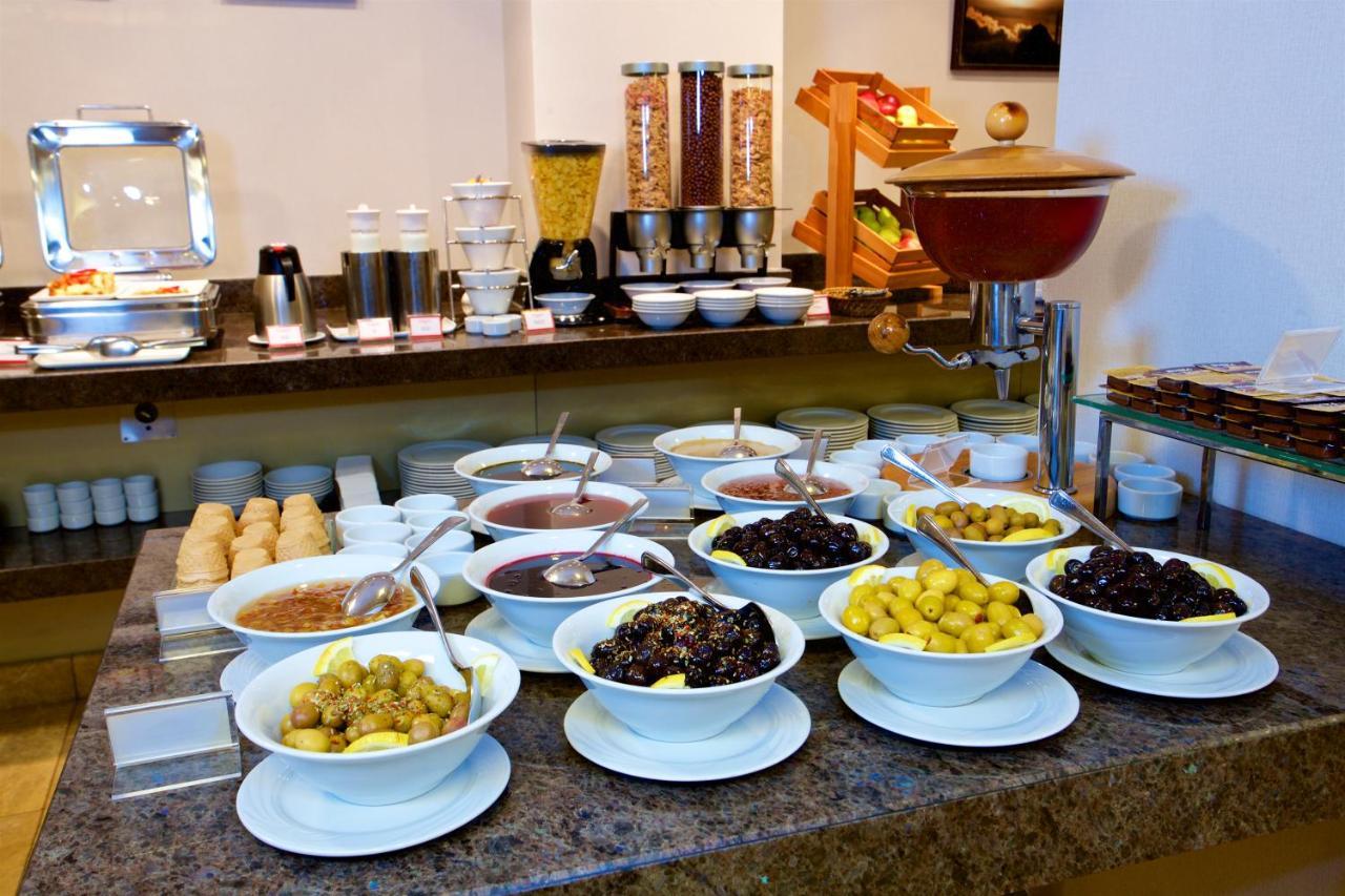 Hotel Ramada By Wyndham Taksim 4*
