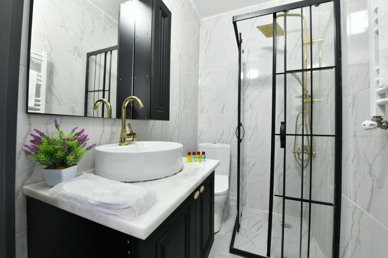 Port Residences *