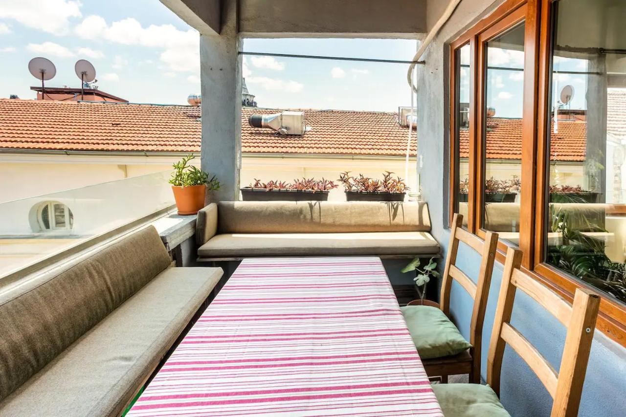 Cosy Roof Flat On 5th Floor With Bosphorus View Istanbul