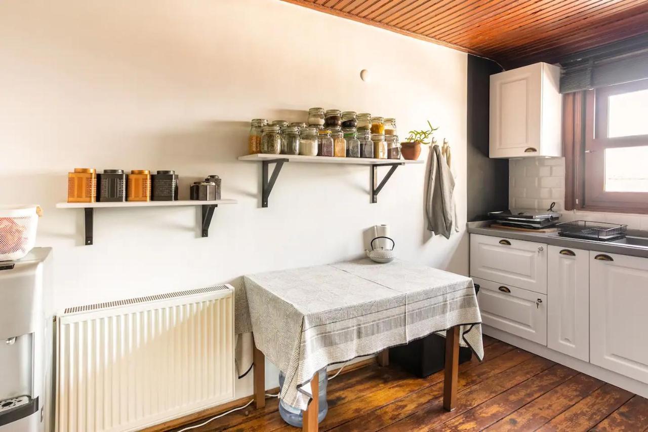 Cosy Roof Flat On 5th Floor With Bosphorus View *