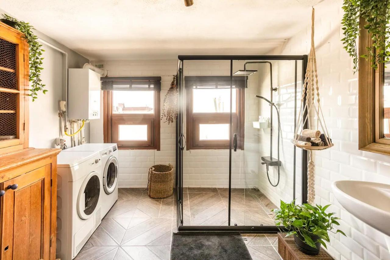 Cosy Roof Flat On 5th Floor With Bosphorus View Apartment