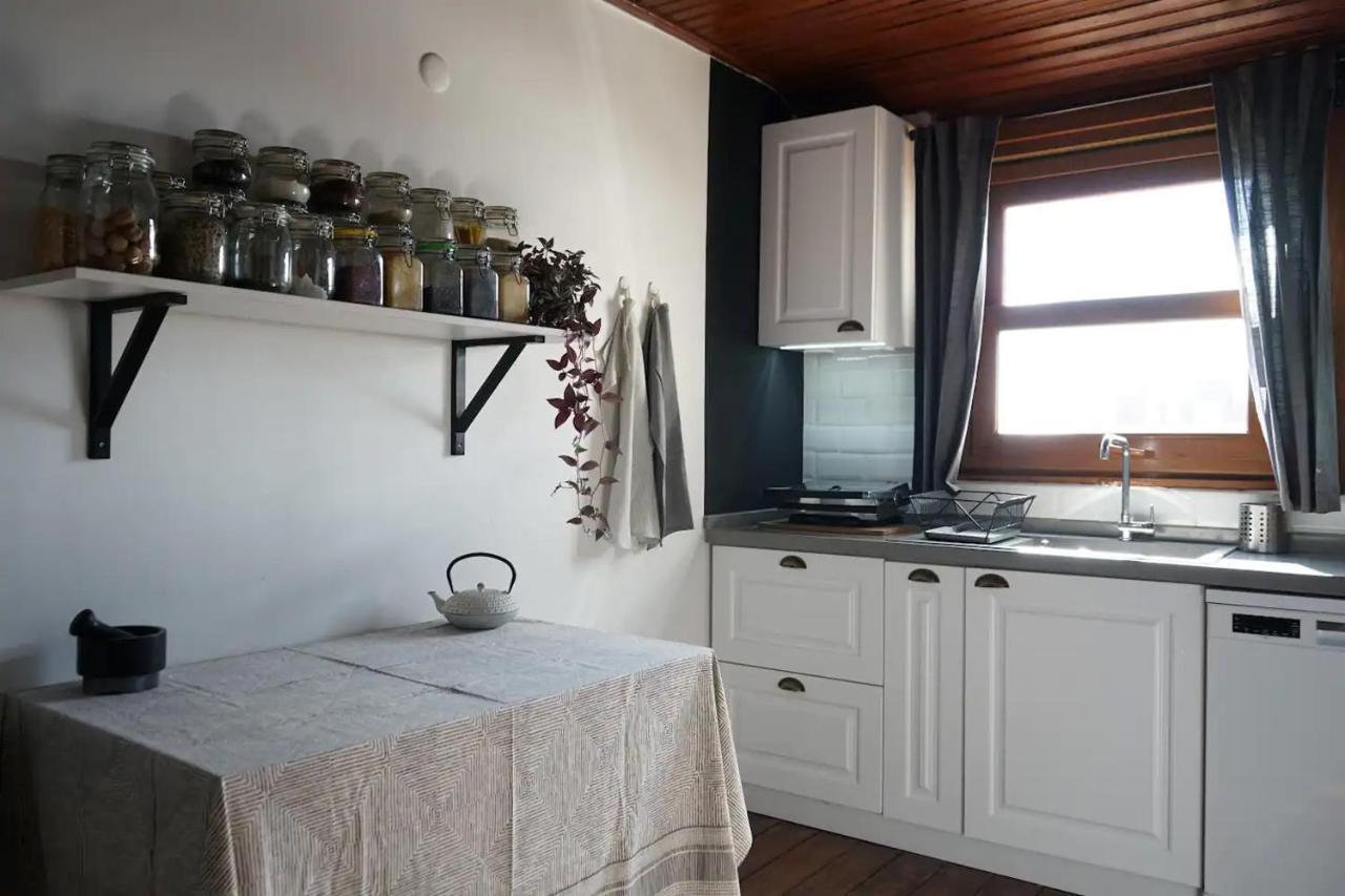 Cosy Roof Flat On 5th Floor With Bosphorus View