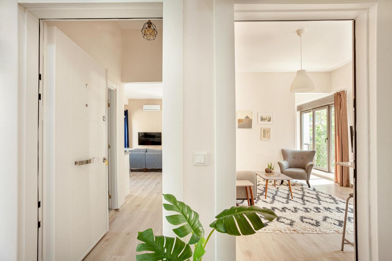 Hotel Whisper By Oval