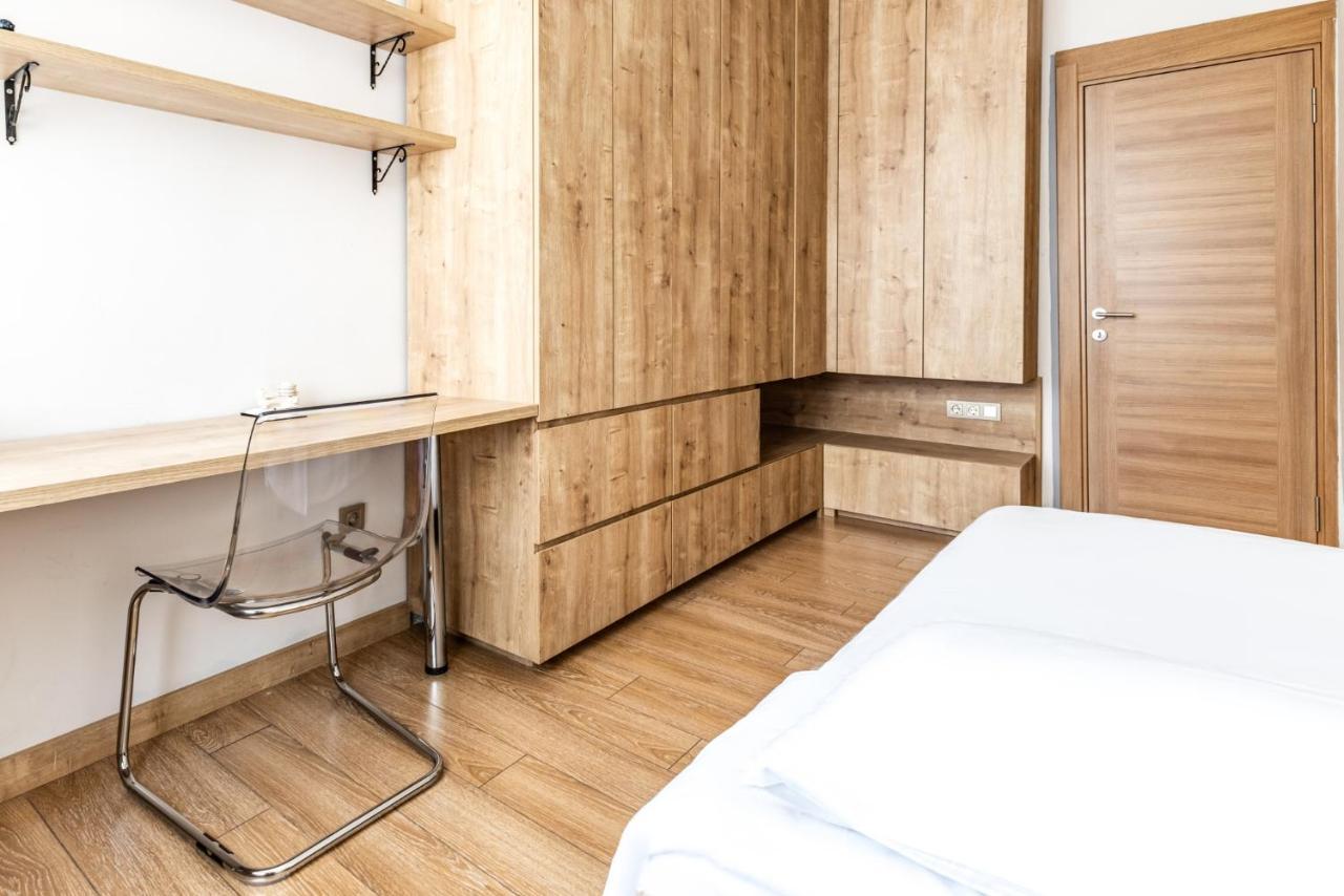 Flat W Balcony 1 Min To Bagdat Avenue In Kadikoy Apartment *