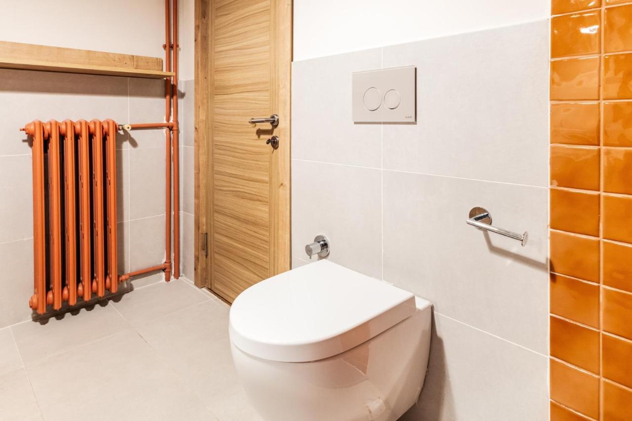Flat W Balcony 1 Min To Bagdat Avenue In Kadikoy *