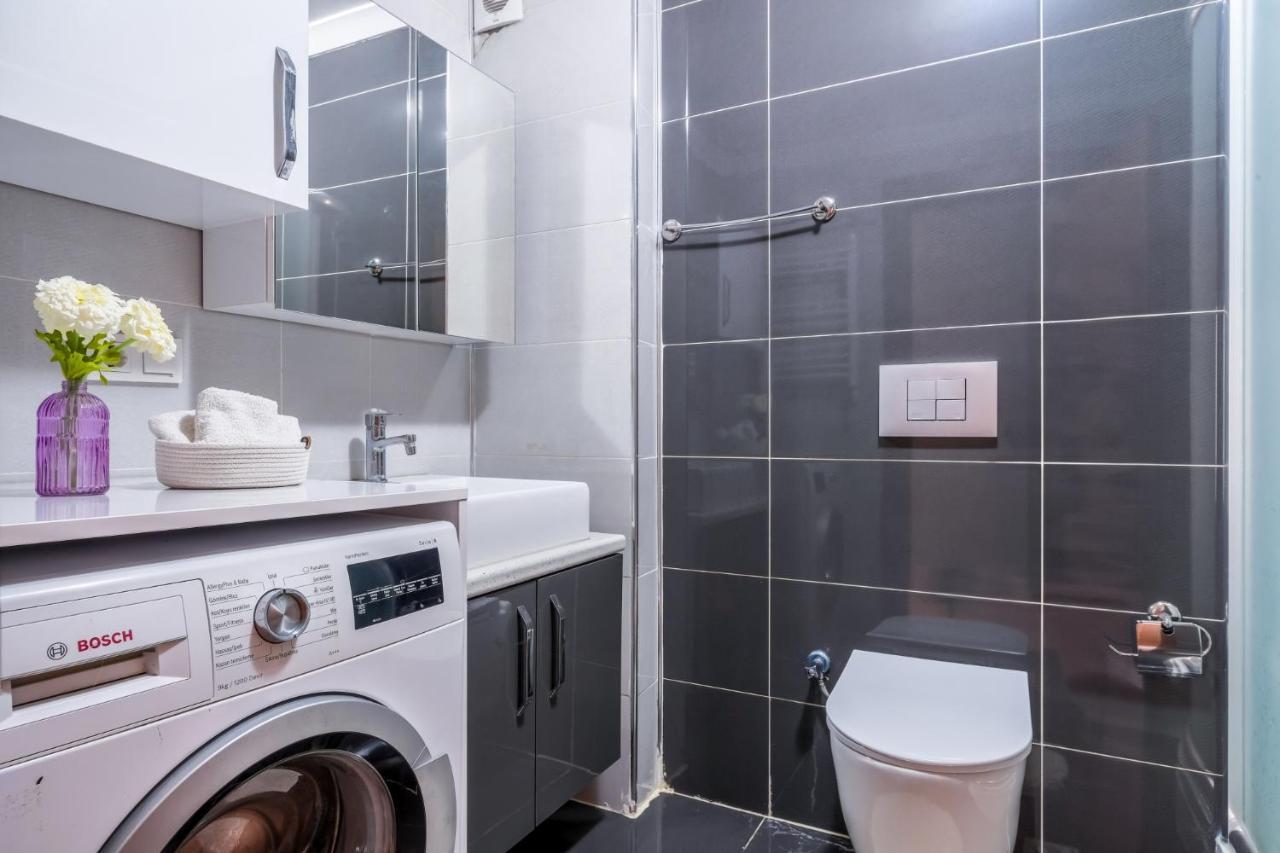 Flat 10 Min To Vadistanbul Mall And Ataturk Forest Apartment *