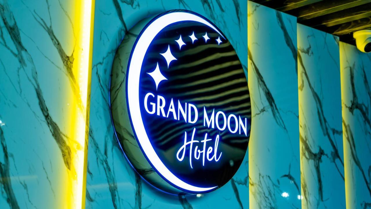 Grand Moon