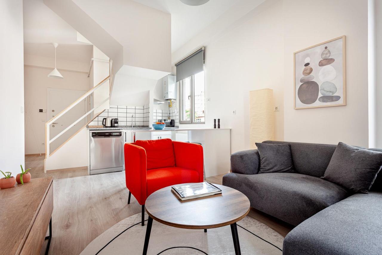 Hotel Whisper By Oval