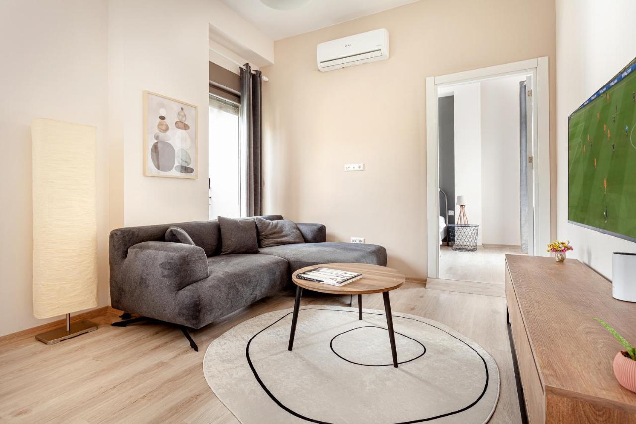 Hotel Whisper By Oval