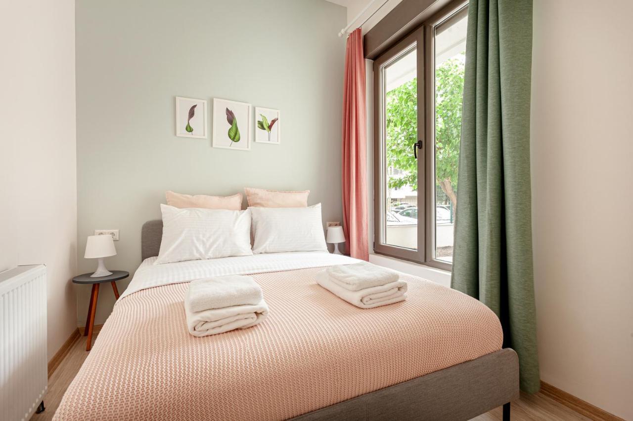 Hotel Whisper By Oval