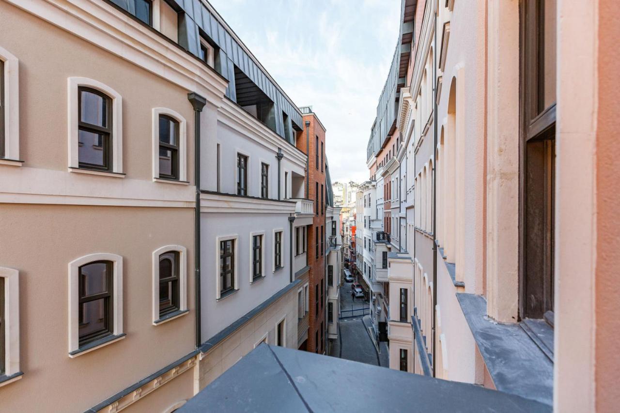 Modern House With Central Location In Beyoglu *