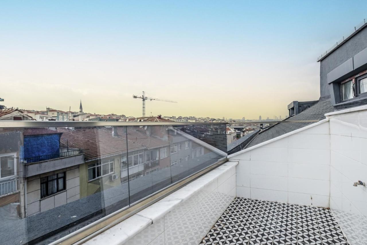 Centrally Located Flat With Balcony In Uskudar Apartment Istanbul