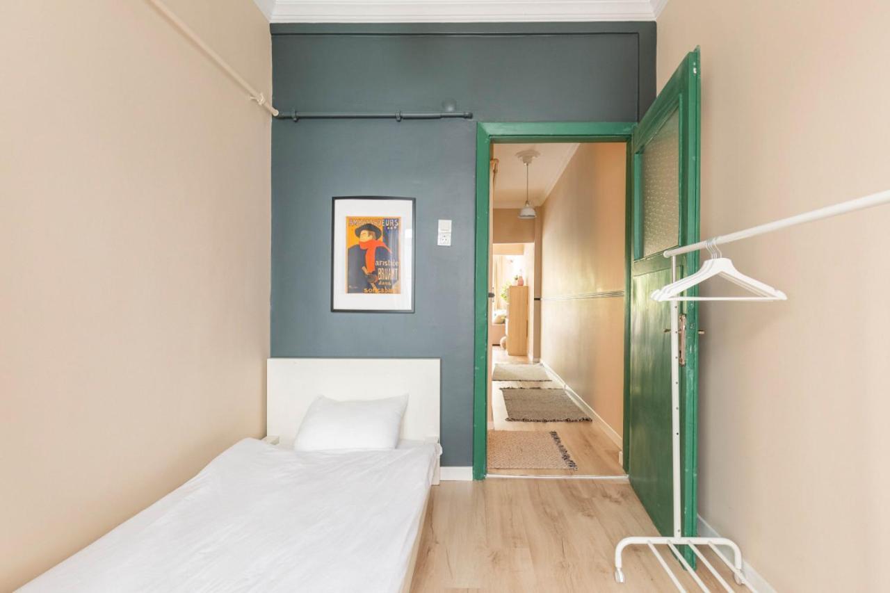 Stylish Flat With Excellent Location In Beyoglu