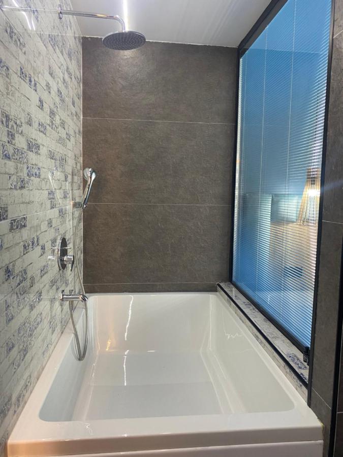 Honeymoon No16 With Big Hot Tube Apartment