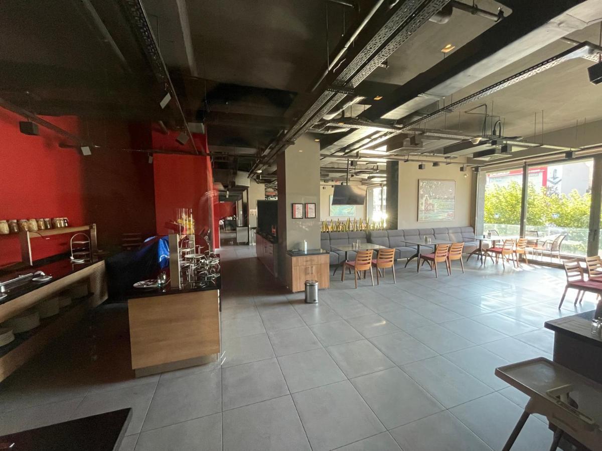 Antasya 1+1 With Pool And High Floor Apartment Istanbul