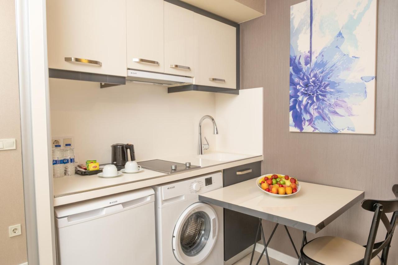 Elm Aparthotel 2*